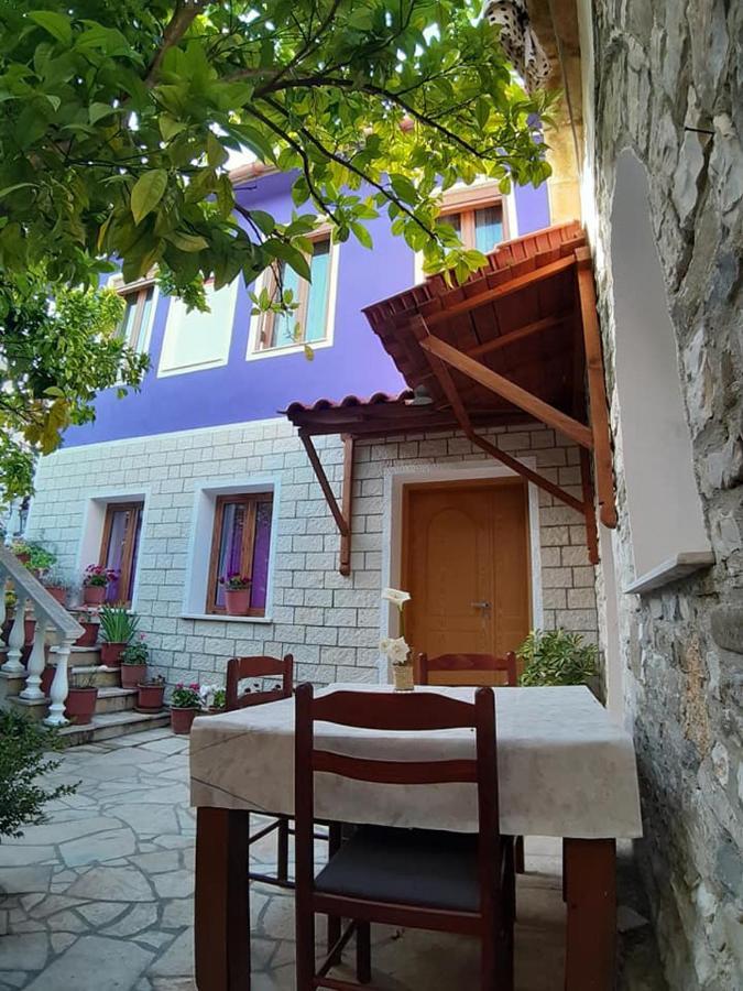 Guesthouse Hlias Gloria Berat Exterior photo
