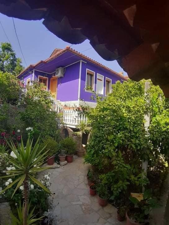 Guesthouse Hlias Gloria Berat Exterior photo