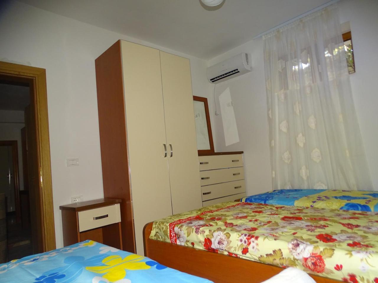 Guesthouse Hlias Gloria Berat Exterior photo
